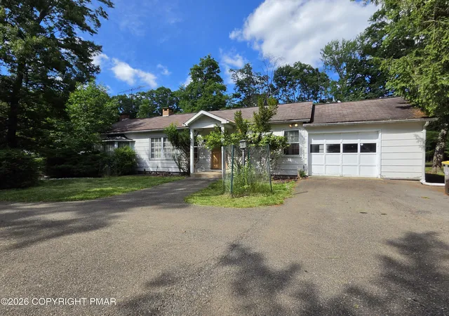 Homes for sale in East Stroudsburg, PA | 94 Chariton Dr, East Stroudsburg, PA 18301 | MLS# PM-142282