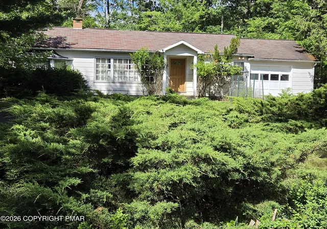Homes for sale in East Stroudsburg, PA | 94 Chariton Dr, East Stroudsburg, PA 18301 | MLS# PM-142282