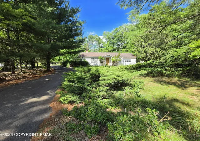 Homes for sale in East Stroudsburg, PA | 94 Chariton Dr, East Stroudsburg, PA 18301 | MLS# PM-142282