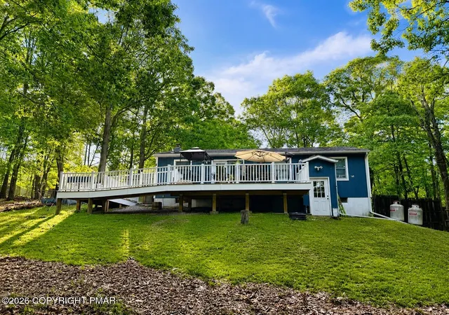 Homes for sale in Saylorsburg, PA | 179 Darcy Dr, Saylorsburg, PA 18353 | MLS# PM-142274