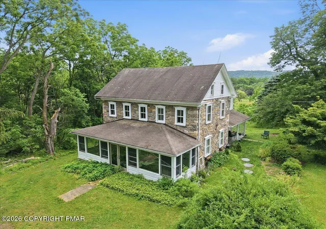 Homes for sale in Lehighton, PA | 659 Mahoning Dr W, Lehighton, PA 18235 | MLS# PM-142272