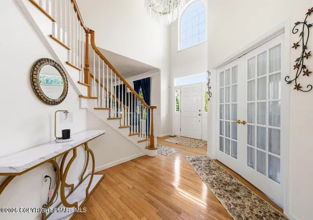Photo 4 of Single family home for sale at 562 Country Clb Rd, Easton, PA 18045 | MLS# PM-142271 | Listing updated on 2026-09-23
