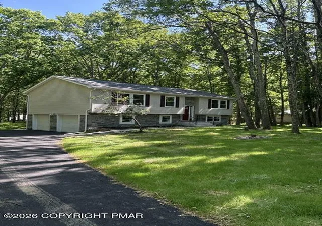 Homes for sale in Effort, PA | 244 Upper Ridge Dr, Effort, PA 18330 | MLS# PM-142288