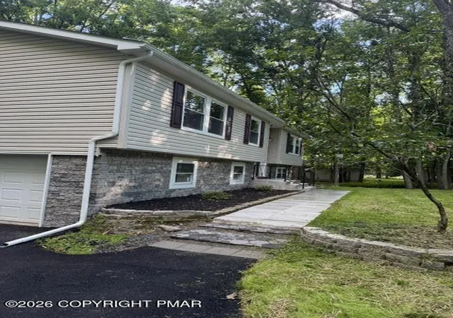 Homes for sale in Effort, PA | 244 Upper Ridge Dr, Effort, PA 18330 | MLS# PM-142288