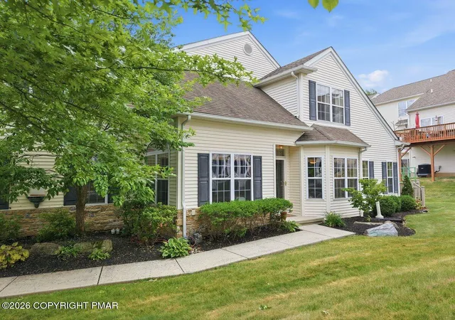 2nd image of 124 Willow Dr, Easton, PA 18045 | MLS# PM-142290
