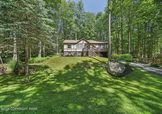 Photo 4 of Single family home for sale at 137 Outer Dr, Pocono Lake, PA 18347 | MLS# PM-142306 | Listing updated on 2026-07-22