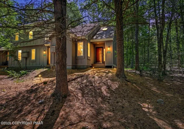 Homes for sale in Lake Harmony, PA | 17 Slalom, Lake Harmony, PA 18624 | MLS# PM-142359