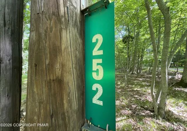 Homes for sale in Cresco, PA | 252 Mud Run Rd, Cresco, PA 18326 | MLS# PM-142347