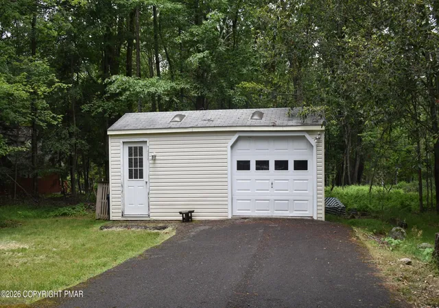 Homes for sale in Pocono Lake, PA | 173 Tepee Dr, Pocono Lake, PA 18347 | MLS# PM-142664