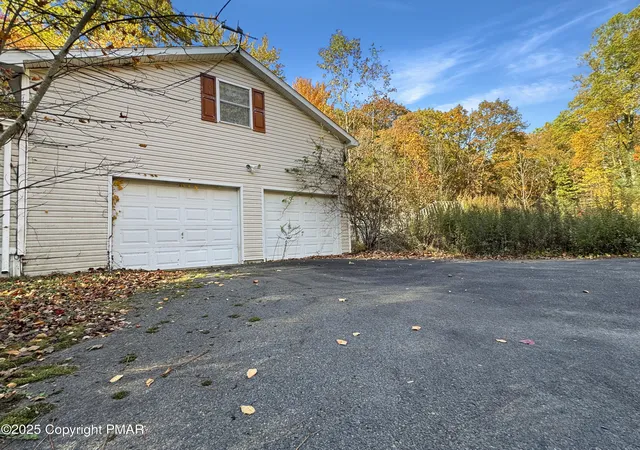 Photo 3 of Single family home for sale at 228 Victory Ln, Stroudsburg, PA 18360 | MLS# PM-142357 | Listing updated on 2026-07-14