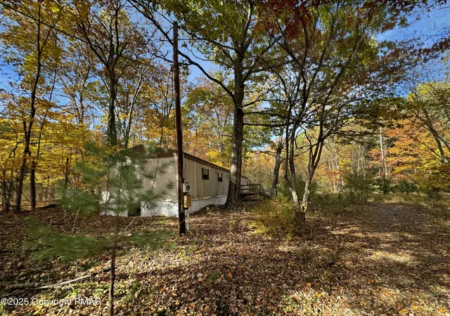 Photo 4 of Single family home for sale at 228 Victory Ln, Stroudsburg, PA 18360 | MLS# PM-142357 | Listing updated on 2026-07-14