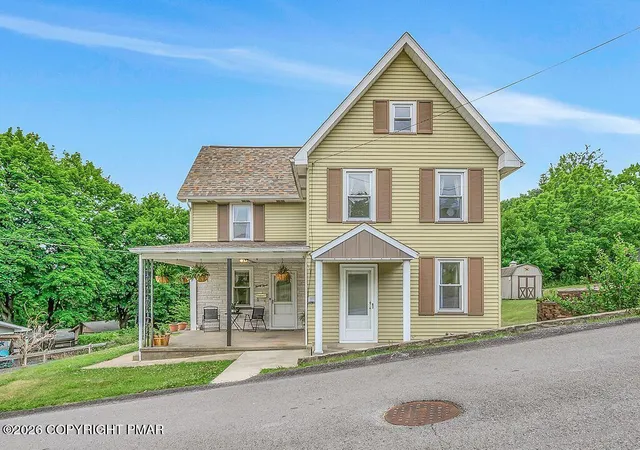 Homes for sale in Lehighton, PA | 33 Pine St, Lehighton, PA 18235 | MLS# PM-142422