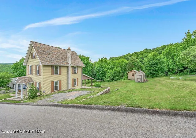 Homes for sale in Lehighton, PA | 33 Pine St, Lehighton, PA 18235 | MLS# PM-142422