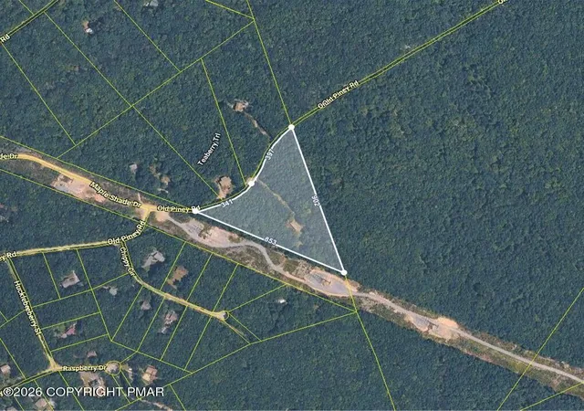 Homes for sale in Jim Thorpe, PA | 2015 Teaberry Trl, Jim Thorpe, PA 18229 | MLS# PM-142391