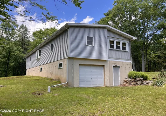 Homes for sale in Jim Thorpe, PA | 2015 Teaberry Trl, Jim Thorpe, PA 18229 | MLS# PM-142391