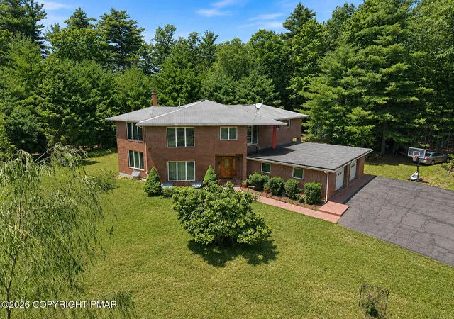 Homes for sale in Kunkletown, PA | 6359 Overlook Dr, Kunkletown, PA 18058 | MLS# PM-142579