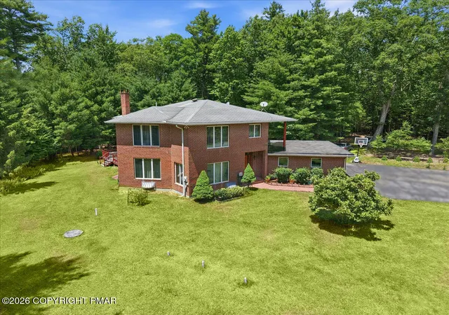 Homes for sale in Kunkletown, PA | 6359 Overlook Dr, Kunkletown, PA 18058 | MLS# PM-142579
