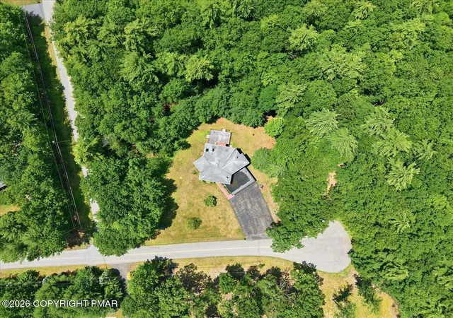 Homes for sale in Kunkletown, PA | 6359 Overlook Dr, Kunkletown, PA 18058 | MLS# PM-142579
