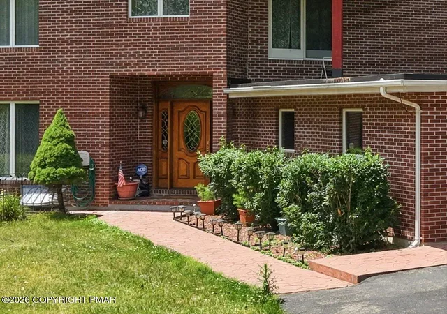 Homes for sale in Kunkletown, PA | 6359 Overlook Dr, Kunkletown, PA 18058 | MLS# PM-142579