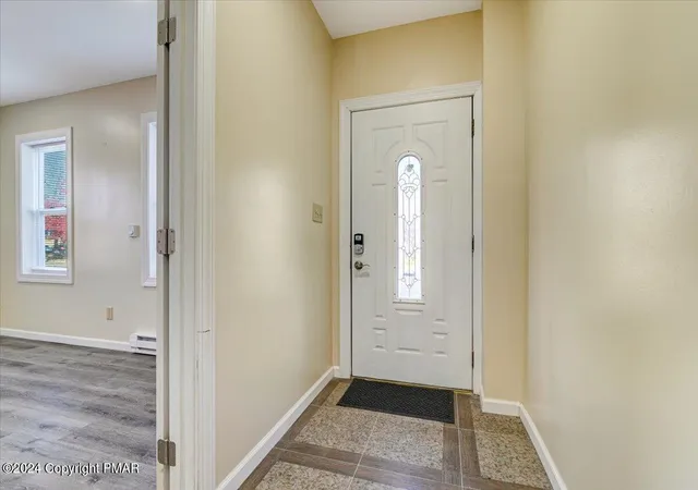 3rd image of 277 S Courtland St, East Stroudsburg, PA 18301 | MLS# PM-142395