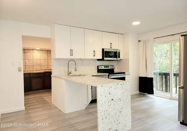 Homes for sale in Long Pond, PA | 121 Overland Dr, Long Pond, PA 18334 | MLS# PM-142392