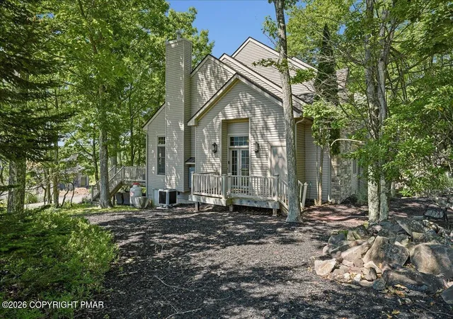 Homes for sale in Lake Harmony, PA | 40 Summit Wind Dr, Lake Harmony, PA 18624 | MLS# PM-142503