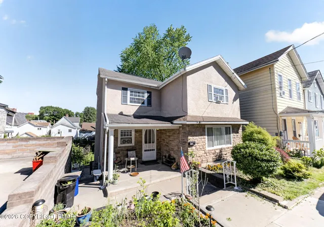 Homes for sale in Scranton, PA | 212 N Bromley Ave, Scranton, PA 18504 | MLS# PM-142389
