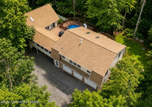 Homes for sale in Pocono Lake, PA | 178 Comanche Trl, Pocono Lake, PA 18347 | MLS# PM-142656