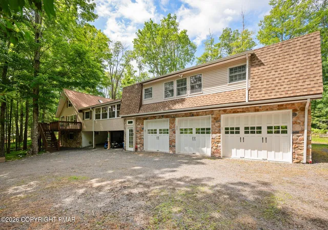 Homes for sale in Pocono Lake, PA | 178 Comanche Trl, Pocono Lake, PA 18347 | MLS# PM-142656