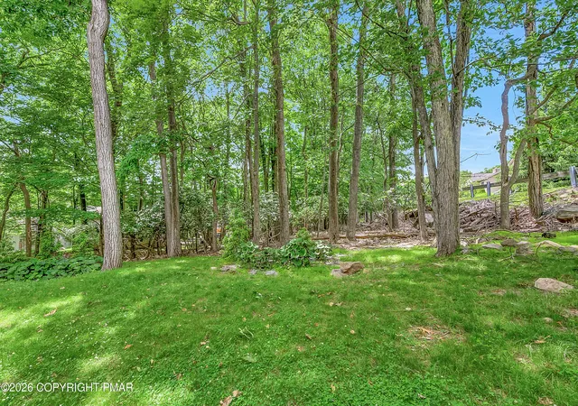 Homes for sale in Lake Harmony, PA | 12 Beachwood Ct, Lake Harmony, PA 18624 | MLS# PM-142428