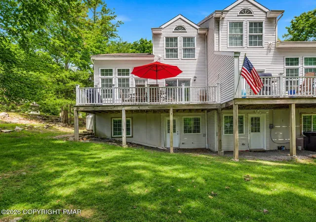 Homes for sale in Lake Harmony, PA | 12 Beachwood Ct, Lake Harmony, PA 18624 | MLS# PM-142428