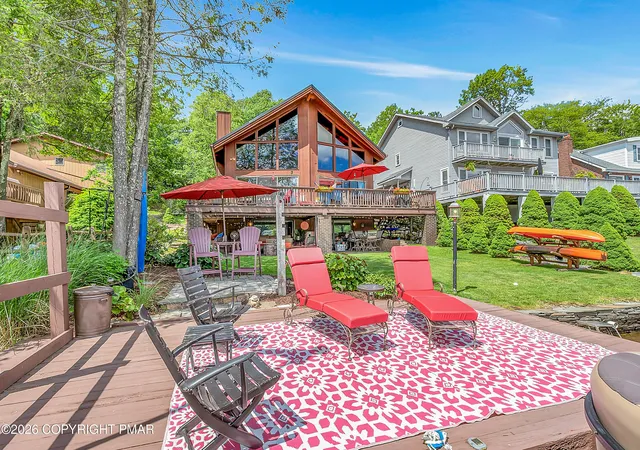 Homes for sale in Lake Harmony, PA | 15 Labarre Dr, Lake Harmony, PA 18624 | MLS# PM-142580