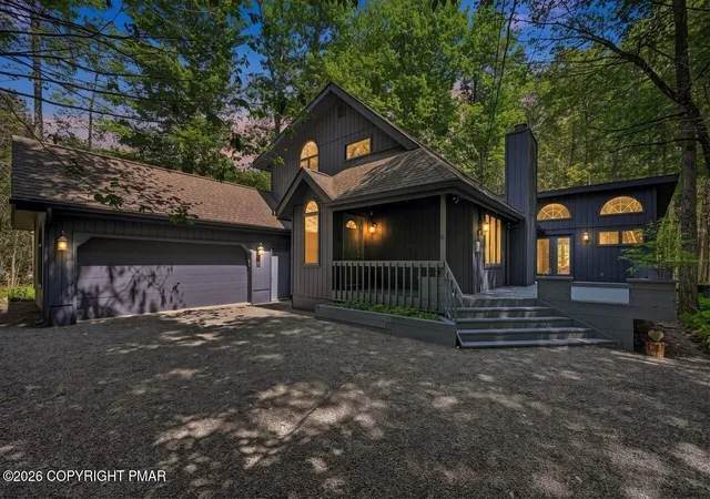 Photo 4 of Single family home for sale at 171 Flintlock Trl, Pocono Pines, PA 18350 | MLS# PM-143188 | Listing updated on 2026-09-01