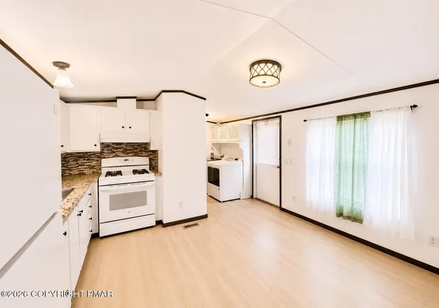 Homes for sale in Bartonsville, PA | 185 Bartion Ct # 4, Bartonsville, PA 18321 | MLS# PM-142403