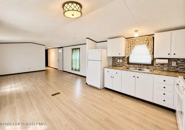 Homes for sale in Bartonsville, PA | 185 Bartion Ct # 4, Bartonsville, PA 18321 | MLS# PM-142403