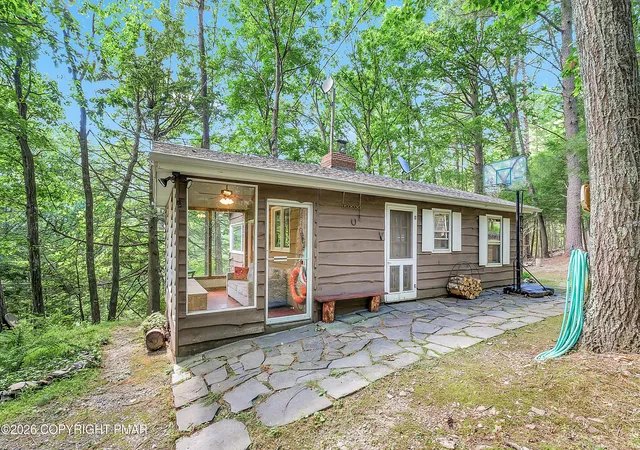 Homes for sale in Kunkletown, PA | 2221 Fernway Dr, Kunkletown, PA 18058 | MLS# PM-142405