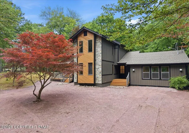 Homes for sale in Canadensis, PA | 4366 Skyline Dr, Canadensis, PA 18325 | MLS# PM-142425