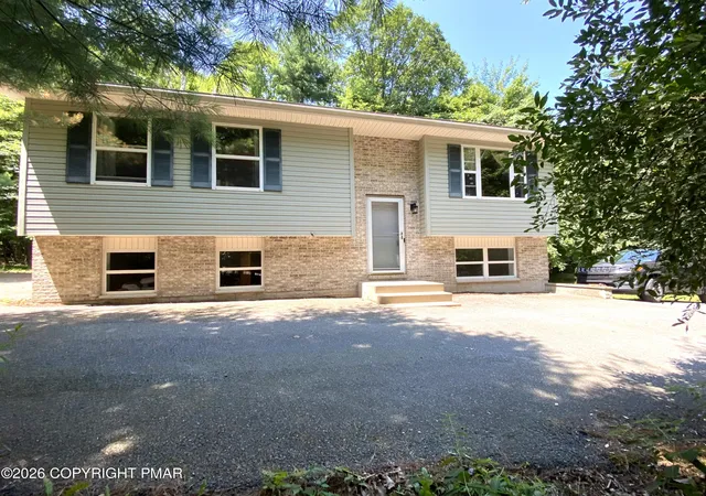 Homes for sale in Effort, PA | 2457 Nelson Dr, Effort, PA 18330 | MLS# PM-143013