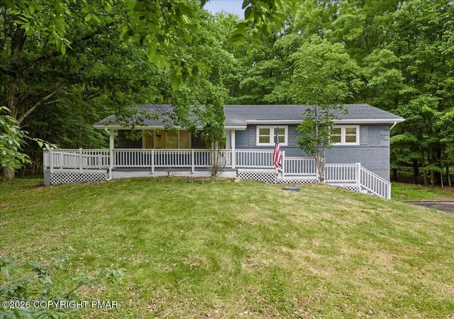 Homes for sale in Effort, PA | 117 Jennifer Ln, Effort, PA 18330 | MLS# PM-142412