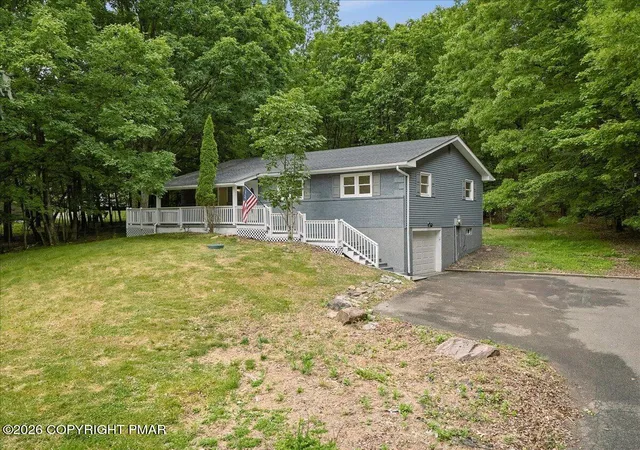 Homes for sale in Effort, PA | 117 Jennifer Ln, Effort, PA 18330 | MLS# PM-142412