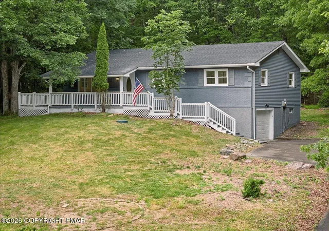 Homes for sale in Effort, PA | 117 Jennifer Ln, Effort, PA 18330 | MLS# PM-142412