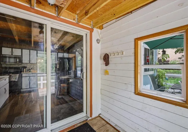 Homes for sale in Bushkill, PA | 133 Oxford St, Bushkill, PA 18324 | MLS# PM-142417