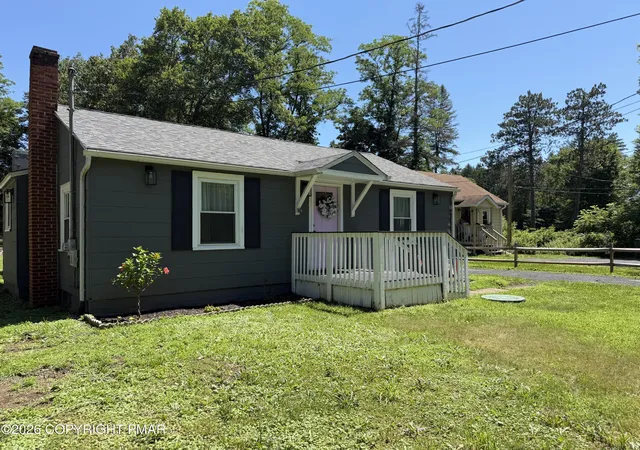 Homes for sale in East Stroudsburg, PA | 1878 Paradise Trl, East Stroudsburg, PA 18301 | MLS# PM-142915