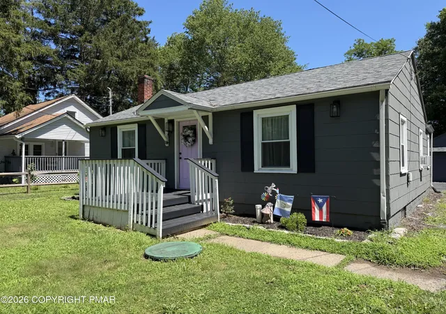 Homes for sale in East Stroudsburg, PA | 1878 Paradise Trl, East Stroudsburg, PA 18301 | MLS# PM-142915