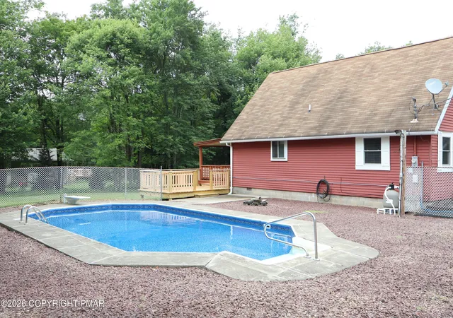 Homes for sale in Albrightsville, PA | 117 Chippewa Trl, Albrightsville, PA 18210 | MLS# PM-142474