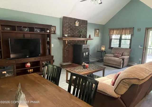 Homes for sale in Gouldsboro, PA | 1007 Cayuga Dr, Gouldsboro, PA 18424 | MLS# PM-142441