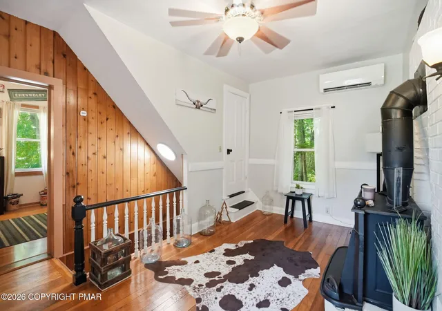 Photo 2 of Single family home for sale at 910 Laurel St, Jim Thorpe, PA 18229 | MLS# PM-142480 | Listing updated on 2026-08-10