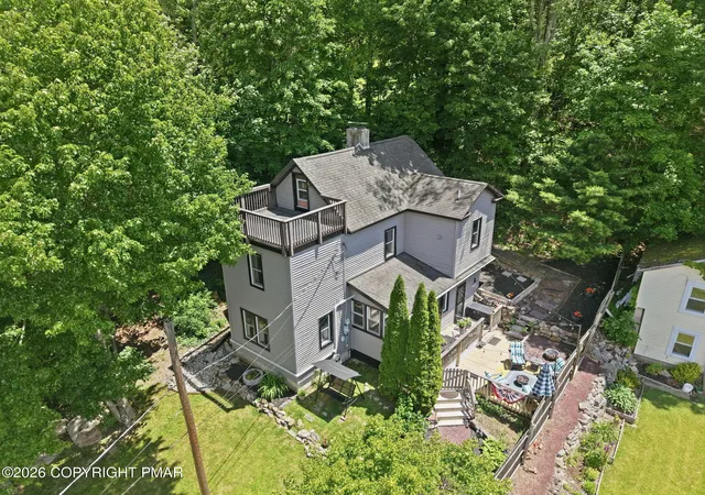 Photo 4 of Single family home for sale at 910 Laurel St, Jim Thorpe, PA 18229 | MLS# PM-142480 | Listing updated on 2026-08-10