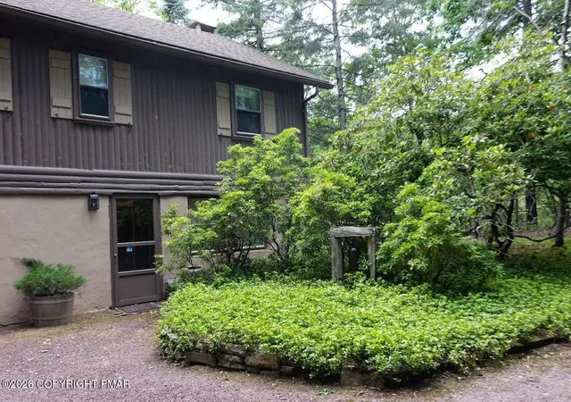 3rd image of 322 Crescent Lake Rd, Scotrun, PA 18355 | MLS# PM-142459