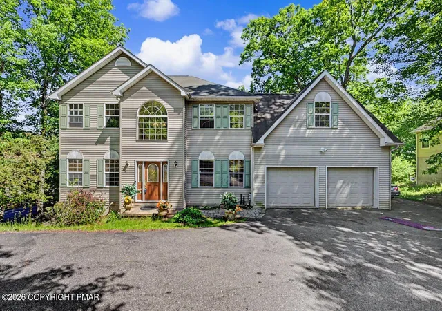 Homes for sale in Tamiment, PA | 121 Brandyshire Dr, Tamiment, PA 18371 | MLS# PM-142445
